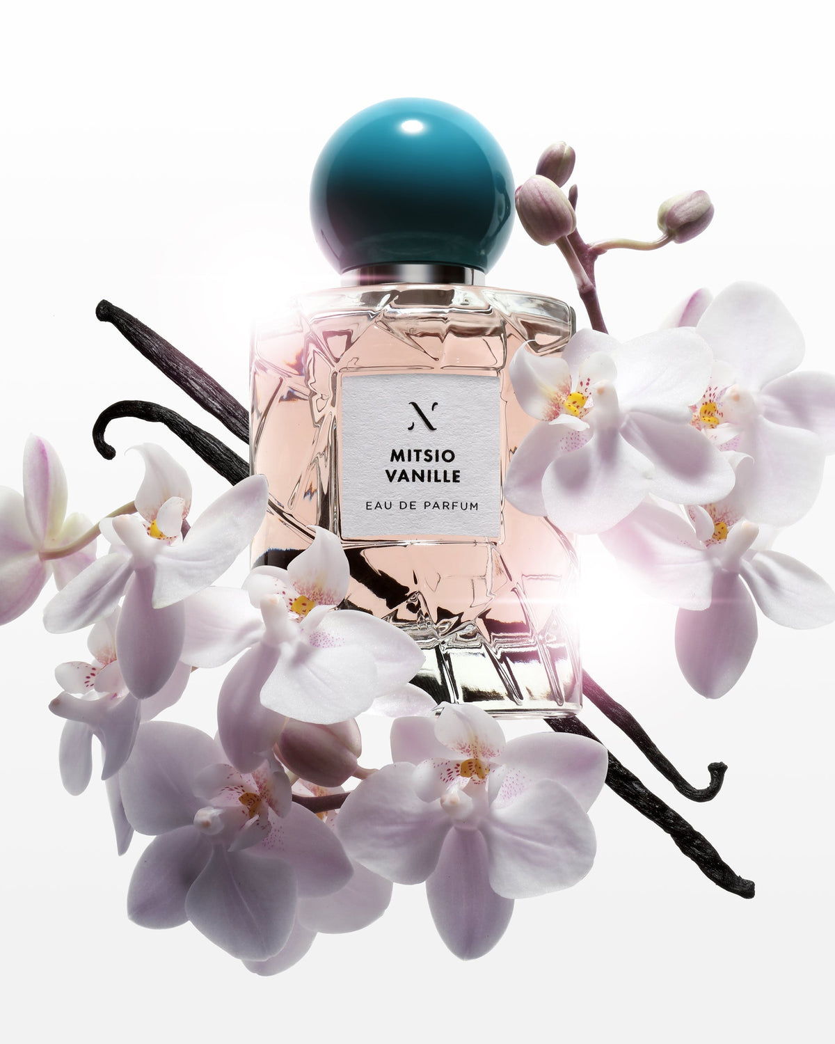 Natural vs Synthetic Ingredients in Perfume: What Really Matters?